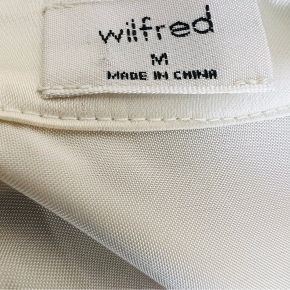 ARITZIA Wilfred ALLUSION Ivory Silk Wrap Top. Size Medium - Picture 4 of 9
